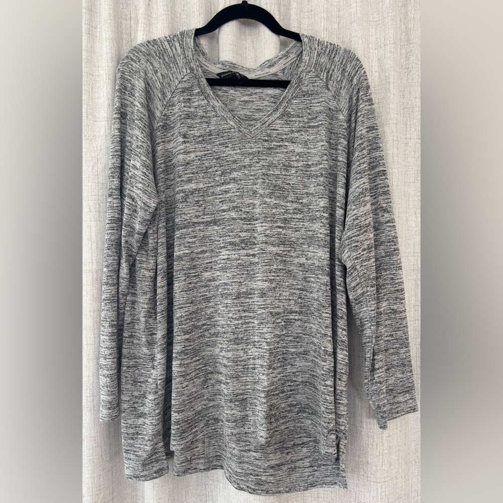 Banana Republic Ladies' Long Sleeve V-Neck Top, NWOT Gray Heather 2XL
